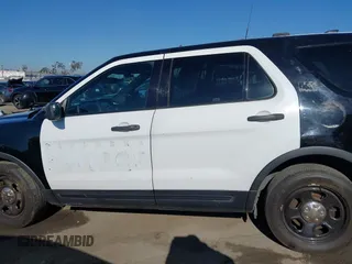 2017 Ford Police Interceptor Utility с VIN 1FM5K8ARXHGC34771, выставлен на аукционе IAAI как лот 42629582 с пробегом Не указан миль и . История ставок и продаж доступна на DreamBid. Изображение 13.