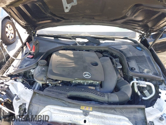 2021 Mercedes-Benz C 300 z VIN W1KWF8DB6MR614108, wystawiony jako IAAI lot #42227025 z przebiegiem 44 481 mil mil oraz . Historia ofert i sprzedaży dostępna na DreamBid. Obrazek 10.