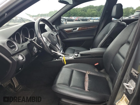 2012 Mercedes-Benz C 300 Sport с VIN WDDGF8BB5CF866696, выставлен на аукционе Copart как лот 61167465 с пробегом 174 506 миль миль и Чистый • Clean title. История ставок и продаж доступна на DreamBid. Изображение 7.