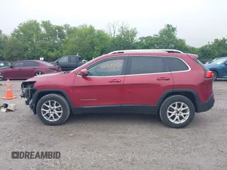 2016 Jeep Cherokee Latitude z VIN 1C4PJMCB4GW206011, wystawiony jako IAAI lot #42354190 z przebiegiem 123 474 mil mil oraz . Historia ofert i sprzedaży dostępna na DreamBid. Obrazek 15.