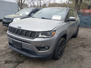 2018 Jeep Compass Latitude with VIN 3C4NJCBB0JT487272, listed as a IAAI auction lot 41955584 with 92,042 mi miles. Bid and sale history available at carsss.com. Image 2.