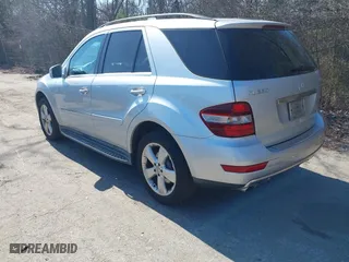 2011 Mercedes-Benz M-Class ML 350 with VIN 4JGBB8GB2BA702483, listed as a IAAI auction lot 42098725 with 187,399 mi miles. Bid and sale history available at carsss.com. Image 3.
