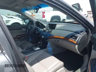 2012 Honda Accord EX-L z VIN 1HGCP2F85CA083670, wystawiony jako IAAI lot #42359595 z przebiegiem 83 358 mil mil oraz . Historia ofert i sprzedaży dostępna na DreamBid. Obrazek 5.