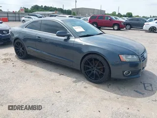 2010 Audi A5 Premium Plus с VIN WAULFAFR2AA045960, выставлен на аукционе IAAI как лот 42187008 с пробегом 144 979 миль миль и . История ставок и продаж доступна на DreamBid. Изображение 1.