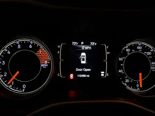 2017 Jeep Cherokee Latitude z VIN 1C4PJMCS3HW649008, wystawiony jako Copart lot #61410505 z przebiegiem 112 496 mil mil oraz Szkoda całkowita • Salvage title. Historia ofert i sprzedaży dostępna na DreamBid. Obrazek 9.