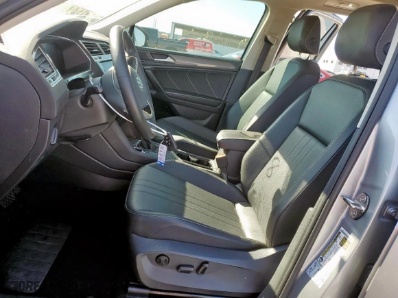 2022 Volkswagen Tiguan SE with VIN 3VV3B7AX1NM007962, listed as a Copart auction lot 46371495 with 65,239 mi miles and Salvage Title. Bid and sale history available at carsss.com. Image 7.