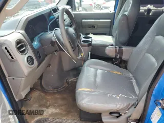 2009 Ford Econoline Passenger XL with VIN 1FBSS31L99DA33926, listed as a Copart auction lot 61430285 with 491,365 mi miles and Salvage title. Bid and sale history available at DreamBid. Image 7.