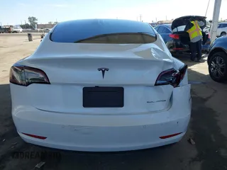2018 Tesla Model 3 Long Range Battery z VIN 5YJ3E1EB3JF187543, wystawiony jako IAAI lot #41879169 z przebiegiem 74 144 mil mil oraz . Historia ofert i sprzedaży dostępna na DreamBid. Obrazek 17.