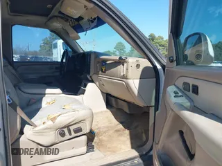 2002 GMC Yukon SLT with VIN 1GKEC13Z02J244875, listed as a IAAI auction lot 41657514 with 329,288 mi miles. Bid and sale history available at carsss.com. Image 5.