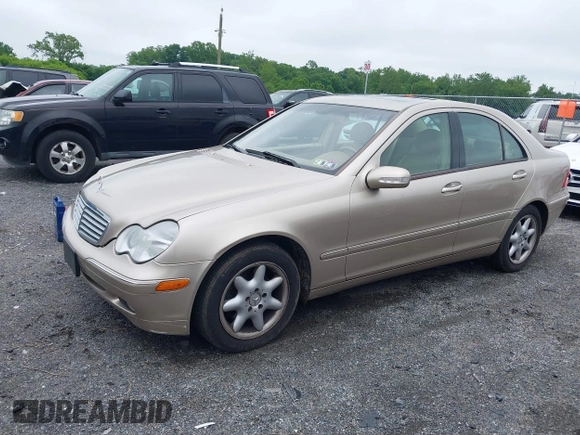 2004 Mercedes-Benz C 240 z VIN WDBRF81J14F450611, wystawiony jako IAAI lot #42420473 z przebiegiem 104 498 mil mil oraz . Historia ofert i sprzedaży dostępna na DreamBid. Obrazek 2.