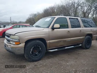 2000 Chevrolet Suburban LT with VIN 3GNFK16T6YG170955, listed as a IAAI auction lot 41918976 with 332,207 mi miles. Bid and sale history available at carsss.com. Image 14.