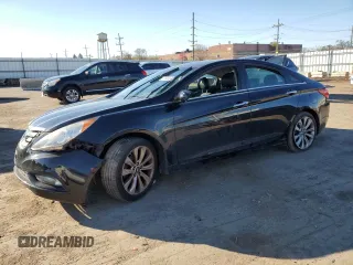 2013 Hyundai Sonata Limited z VIN 5NPEC4ACXDH677031, wystawiony jako Copart lot #48895645 z przebiegiem 185 837 mil mil oraz Szkoda całkowita • Salvage title. Historia ofert i sprzedaży dostępna na DreamBid. Obrazek 1.