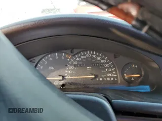 1993 Chrysler Concorde z VIN 2C3EL56T2PH535434, wystawiony jako Copart lot #70797804 z przebiegiem 277 791 mil mil oraz Szkody całkowita. Historia ofert i sprzedaży dostępna na DreamBid. Obrazek 9.