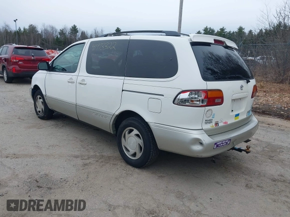 2000 Toyota Sienna LE with VIN 4T3ZF13C4YU233128, listed as a IAAI auction lot 41973322 with 117,577 mi miles. Bid and sale history available at carsss.com. Image 3.