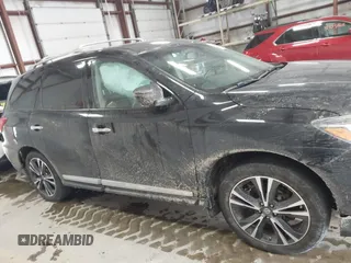 2017 Nissan Pathfinder SV z VIN 5N1DR2MMXHC636690, wystawiony jako IAAI lot #41424828 z przebiegiem 114 994 mil mil oraz . Historia ofert i sprzedaży dostępna na DreamBid. Obrazek 13.