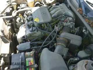 1997 Toyota Camry LE z VIN 4T1BF22K0VU029186, wystawiony jako IAAI lot #42029297 z przebiegiem 153 204 mil mil oraz . Historia ofert i sprzedaży dostępna na DreamBid. Obrazek 13.