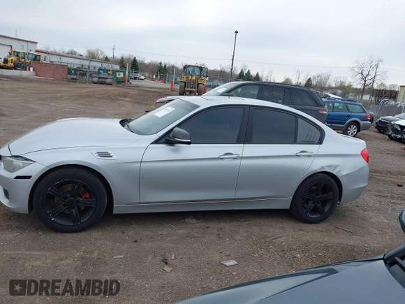 2014 BMW 3 Series 320i xDrive with VIN WBA3C3C58EP661364, listed as a IAAI auction lot 41947049 with 211,982 mi miles and . Bid and sale history available at DreamBid. Image 14.