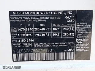 2011 Mercedes-Benz GL-Class GL 550 with VIN 4JGBF8GE7BA749183, listed as a IAAI auction lot 41626371 with 132,215 mi miles. Bid and sale history available at carsss.com. Image 9.