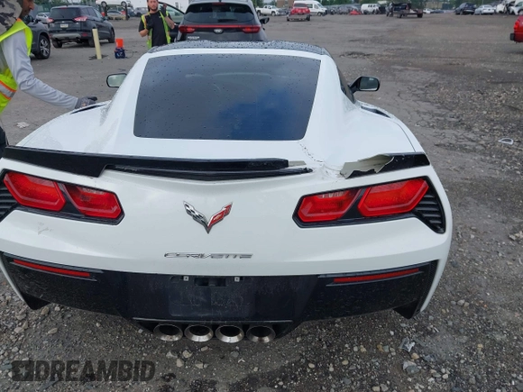 2015 Chevrolet Corvette Z51 3LT z VIN 1G1YM2D72F5119618, wystawiony jako IAAI lot #42744702 z przebiegiem Nie podano mil oraz . Historia ofert i sprzedaży dostępna na DreamBid. Obrazek 6.