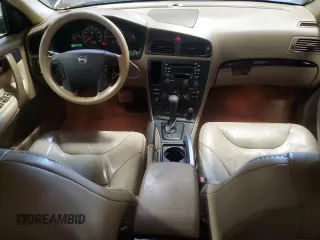 2004 Volvo V70 XC Cross Country with VIN YV1SZ59H641130475, listed as a Copart auction lot 49985455 with 168,328 mi miles and Salvage title. Bid and sale history available at DreamBid. Image 8.