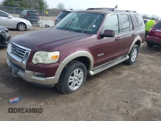 2006 Ford Explorer Eddie Bauer z VIN 1FMEU64886UB29470, wystawiony jako IAAI lot #41820521 z przebiegiem 241 002 mil mil oraz . Historia ofert i sprzedaży dostępna na DreamBid. Obrazek 17.