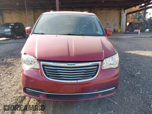 2015 Chrysler Town & Country Touring with VIN 2C4RC1BG8FR587965, listed as a IAAI auction lot 40741458 with 138,384 mi miles and . Bid and sale history available at carsss.com. Image 12.