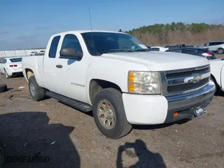 2008 Chevrolet Silverado 1500 Work Truck with VIN 1GCEC19X08Z113943, listed as a IAAI auction lot 41554200 with 93,786 mi miles. Bid and sale history available at carsss.com. Image 1.