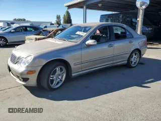 2003 Mercedes-Benz C z VIN WDBRF65JX3F388851, wystawiony jako Copart lot #77421484 z przebiegiem 151 693 mil mil oraz Szkoda całkowita • Salvage title. Historia ofert i sprzedaży dostępna na DreamBid. Obrazek 1.