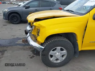2004 GMC Canyon SLE Z71 with VIN 1GTDT196848157921, listed as a IAAI auction lot 41502099 with 172,809 mi miles. Bid and sale history available at carsss.com. Image 6.