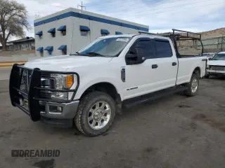 2017 Ford F-350 Platinum z VIN 1FT7W3BT9HEE50606, wystawiony jako Copart lot #61053055 z przebiegiem 145 614 mil mil oraz Czysty tytuł • Clean title. Historia ofert i sprzedaży dostępna na DreamBid. Obrazek 1.