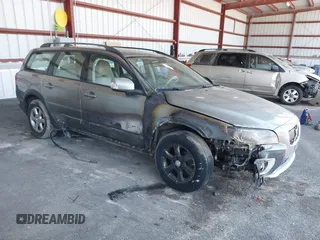 2008 Volvo XC70 z VIN YV4BZ982X81039674, wystawiony jako IAAI lot #42288521 z przebiegiem 126 283 mil mil oraz . Historia ofert i sprzedaży dostępna na DreamBid. Obrazek 1.