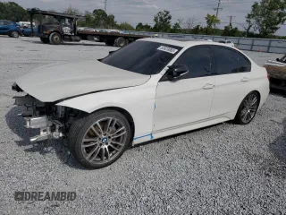 2018 BMW 3 Series 340i z VIN WBA8B3G53JNV00977, wystawiony jako Copart lot #53923065 z przebiegiem Nie podano mil oraz Tytuł czysty. Historia ofert i sprzedaży dostępna na DreamBid. Obrazek 1.