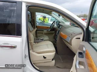 2008 Chrysler Town & Country Limited with VIN 2A8HR64X38R629667, listed as a IAAI auction lot 41941545 with 263,955 mi miles. Bid and sale history available at carsss.com. Image 5.