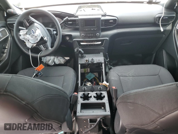 2021 Ford Police Interceptor Utility z VIN 1FM5K8AW2MNA14746, wystawiony jako Copart lot #50675495 z przebiegiem Nie podano mil oraz Nie do naprawy • Non repairable. Historia ofert i sprzedaży dostępna na DreamBid. Obrazek 8.
