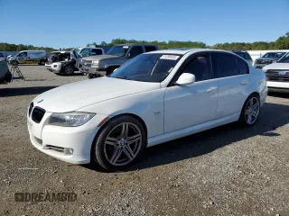 2009 BMW 3 Series 328i z VIN WBAPH57539NM33671, wystawiony jako Copart lot #51390455 z przebiegiem 179 266 mil mil oraz Szkoda całkowita • Salvage title. Historia ofert i sprzedaży dostępna na DreamBid. Obrazek 1.