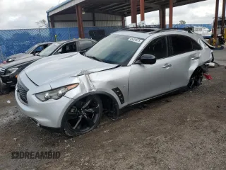 2017 Infiniti QX70 z VIN JN8CS1MU0HM140438, wystawiony jako Copart lot #45424975 z przebiegiem 112 925 mil mil oraz Szkoda całkowita • Salvage title. Historia ofert i sprzedaży dostępna na DreamBid. Obrazek 1.