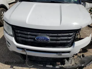 2017 Ford Police Interceptor Utility z VIN 1FM5K8ARXHGB83143, wystawiony jako Copart lot #61688935 z przebiegiem Nie podano mil oraz Szkoda całkowita • Salvage title. Historia ofert i sprzedaży dostępna na DreamBid. Obrazek 12.