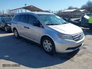 2013 Honda Odyssey LX with VIN 5FNRL5H26DB066917, listed as a IAAI auction lot 41760411 with 137,467 mi miles. Bid and sale history available at carsss.com. Image 1.