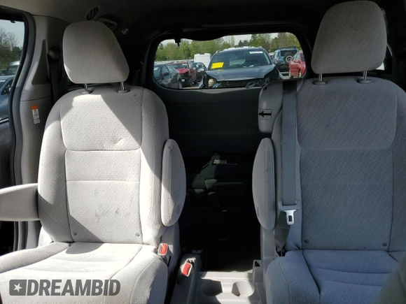 2019 Toyota Sienna LE Auto Access Seat with VIN 5TDKZ3DC1KS009648, listed as a Copart auction lot 52910155 with 68,417 mi miles and Salvage Title. Bid and sale history available at DreamBid. Image 10.