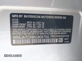 2019 BMW 5 Series 530i xDrive z VIN WBAJA7C59KG909704, wystawiony jako IAAI lot #41740440 z przebiegiem Nie podano mil oraz . Historia ofert i sprzedaży dostępna na DreamBid. Obrazek 9.