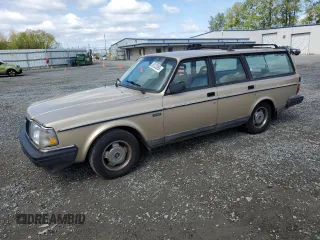 1993 Volvo 240 z VIN YV1AW8311P1956415, wystawiony jako Copart lot #55122855 z przebiegiem 276 658 mil mil oraz Szkody całkowita. Historia ofert i sprzedaży dostępna na DreamBid. Obrazek 1.