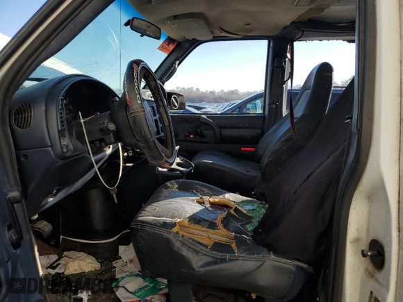 2004 Chevrolet Astro Cargo z VIN 1GCDM19X74B117502, wystawiony jako Copart lot #87210454 z przebiegiem Nie podano mil oraz Szkoda całkowita • Salvage title. Historia ofert i sprzedaży dostępna na DreamBid. Obrazek 7.