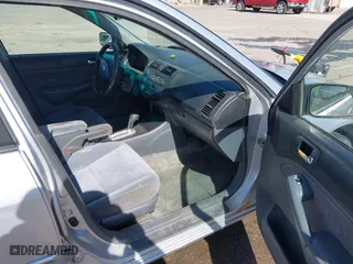 2003 Honda Civic LX with VIN 1HGES16533L014777, listed as a IAAI auction lot 42023277 with 204,094 mi miles. Bid and sale history available at carsss.com. Image 5.