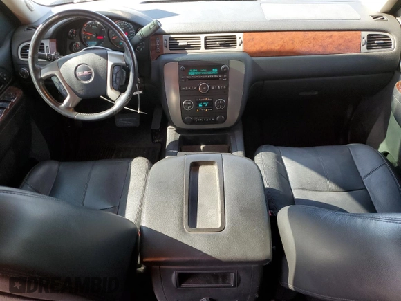 2013 GMC Sierra 2500HD SLT z VIN 1GT121C89DF194827, wystawiony jako Copart lot #57118415 z przebiegiem 104 669 mil mil oraz Szkoda całkowita • Salvage title. Historia ofert i sprzedaży dostępna na DreamBid. Obrazek 8.