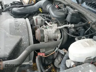2003 Chevrolet Silverado 1500 Work Truck с VIN 1GCEC14X83Z119697, выставлен на аукционе IAAI как лот 42424446 с пробегом 261 412 миль миль и . История ставок и продаж доступна на DreamBid. Изображение 12.