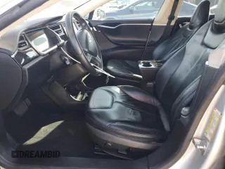 2013 Tesla Model S с VIN 5YJSA1DG7DFP11382, выставлен на аукционе Copart как лот 67097375 с пробегом 55 481 миль миль и Списание • Salvage title. История ставок и продаж доступна на DreamBid. Изображение 7.