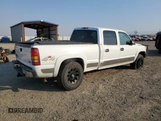 2003 GMC Sierra 1500HD SLT z VIN 1GTGK13U53F217669, wystawiony jako Copart lot #74547254 z przebiegiem 204 966 mil mil oraz Czysty tytuł • Clean title. Historia ofert i sprzedaży dostępna na DreamBid. Obrazek 3.