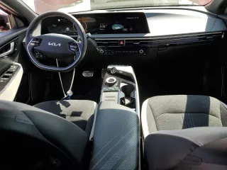 2023 Kia EV6 GT-Line z VIN KNDC4DLC9P5114218, wystawiony jako Copart lot #60671785 z przebiegiem 15 297 mil mil oraz Szkoda całkowita • Salvage title. Historia ofert i sprzedaży dostępna na DreamBid. Obrazek 8.