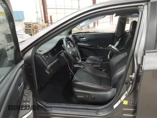 2017 Toyota Camry XLE z VIN 4T1BF1FK5HU389773, wystawiony jako IAAI lot #42189385 z przebiegiem 133 860 mil mil oraz . Historia ofert i sprzedaży dostępna na DreamBid. Obrazek 5.