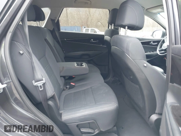 2017 Kia Sorento LX with VIN 5XYPGDA33HG333647, listed as a IAAI auction lot 41684357 with 93,841 mi miles. Bid and sale history available at carsss.com. Image 8.